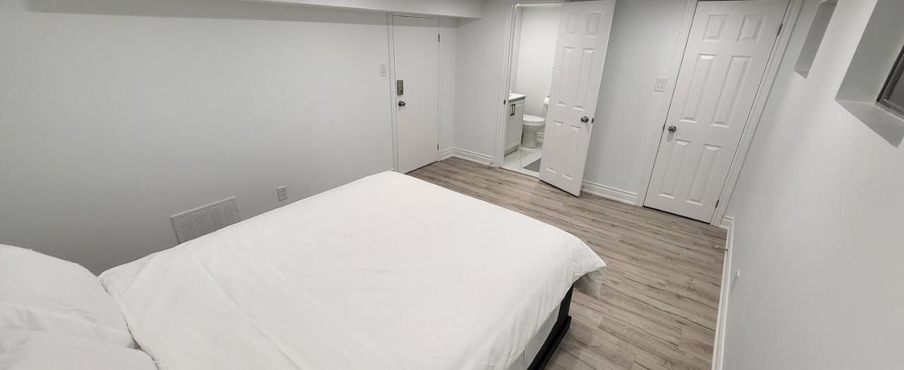 Queen Bedroom With Private Washroom Near 401, 404, Dvp, Markham, North York, Free Parking Toronto Buitenkant foto