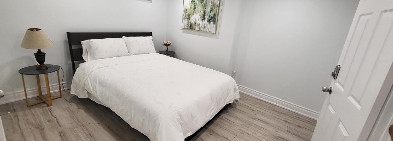 Queen Bedroom With Private Washroom Near 401, 404, Dvp, Markham, North York, Free Parking Toronto Buitenkant foto